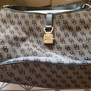 Dooney & bourke purse